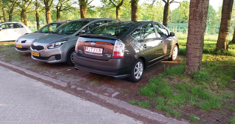 Toyota Prius cena 24900 przebieg: 275000, rok produkcji 2007 z Warszawa małe 277